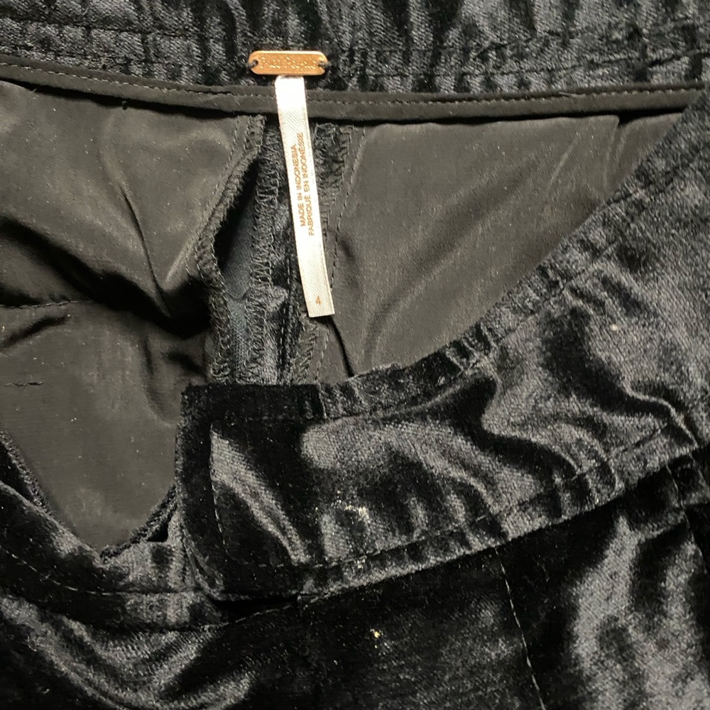 Free People Walk With You Velvet Trousers Black NWOT Size - 4 - Picture 6 of 6